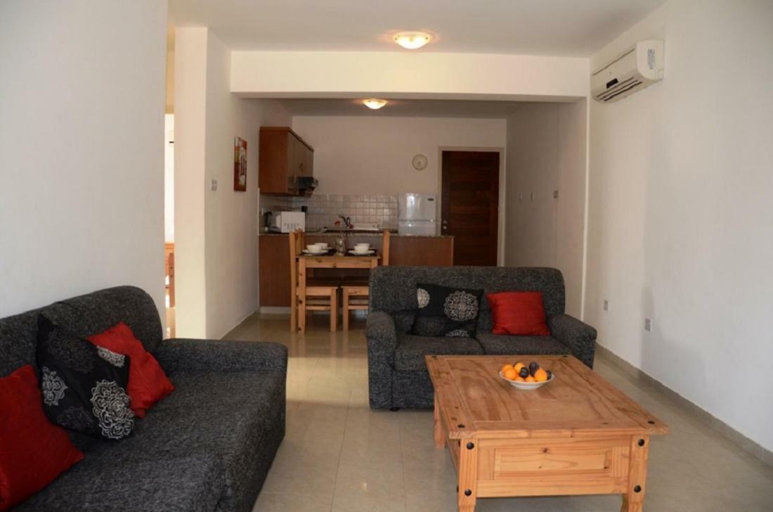 2 Bedroom Poolside Apartment E9 Peyia Exterior foto
